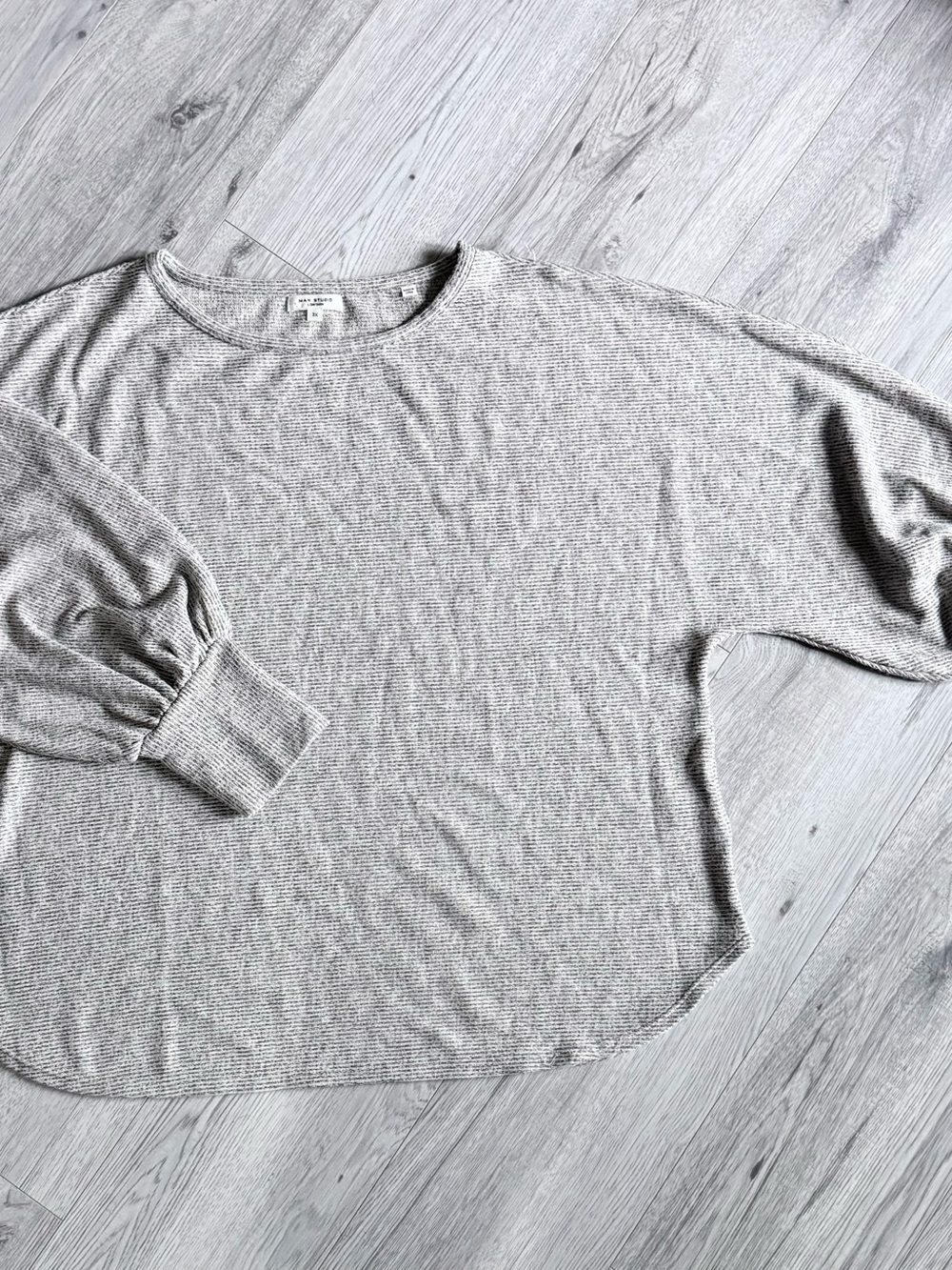 Max Studio Cream and Brownish Gray Balloon Sleeve Knit Pullover Lightweight Top